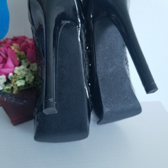 Black Lace Shiny Basic Platform Open Toe Heels - Picture 10 of 15